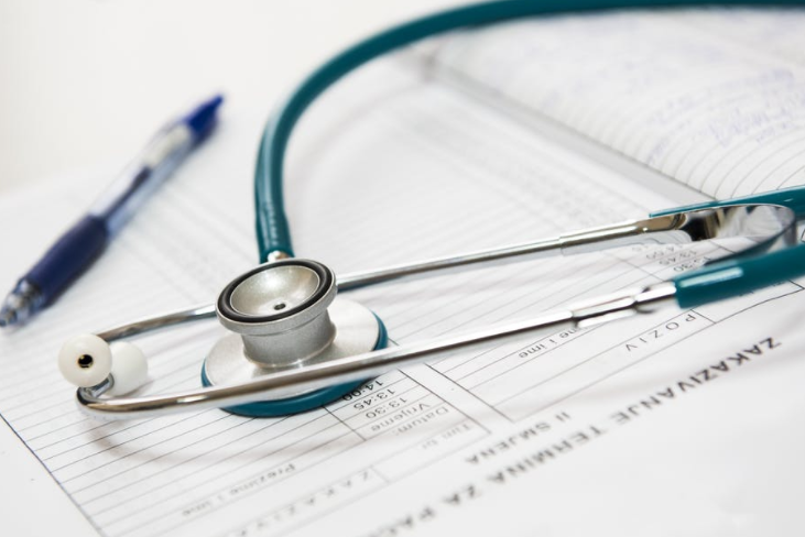 BIYOLOJIK OUBYEN SENBOLIK,SANTE AK MALADI RETE AVAN TOU DE FENOMÈN SOSYAL.